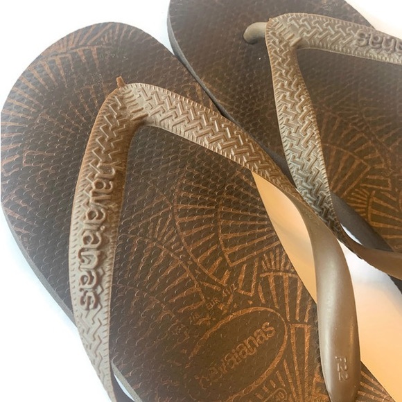 Havianas Brown Flip Flops SIZE 9/10 - Picture 2 of 8